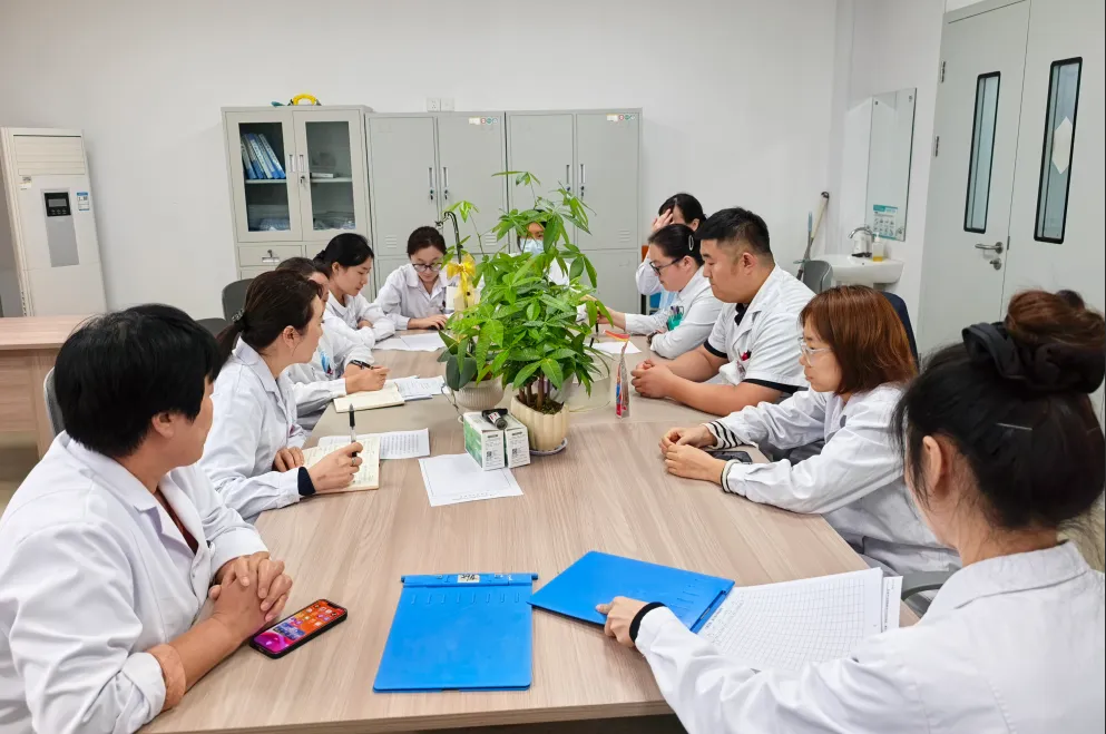 以练筑防，守护生命——我院内科开展警示教育暨应急演练活动